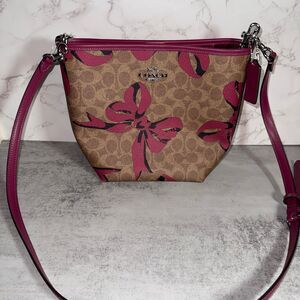 NWT Coach City Bucket Bag In Signature Canvas With Bow Print